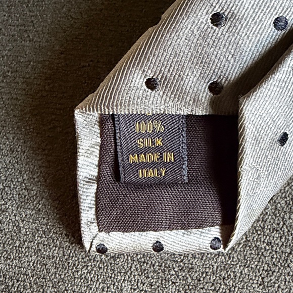 Louis Vuitton Gold/Tan Tie with Black Dots - Picture 4 of 7